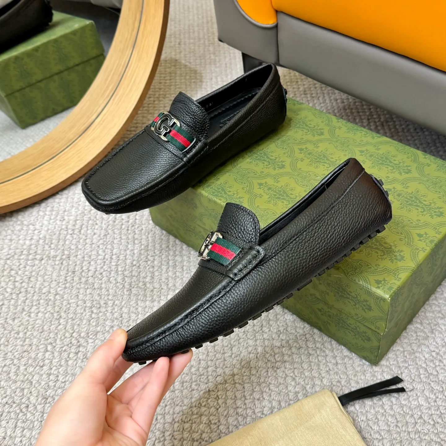 Men's shoes 💰420 (Yangli) Gucci* - the top version of Gucci classic beanie shoes! It is made of imported original cowhide and has a comfortable first layer of sheepskin lining! Original wear-resistant rubber outsole! High quality products! Size 38-46, with shoe dial, cloth bag, card